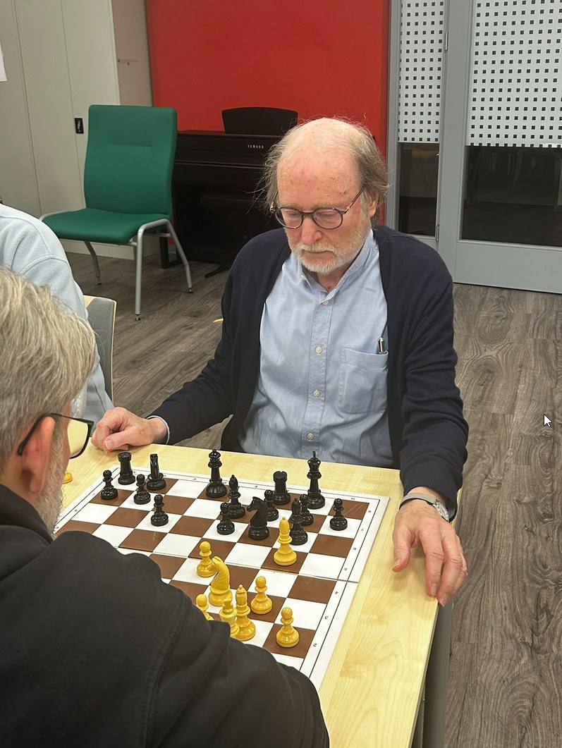 Dr. Hans-Joachim Krebs am Brett